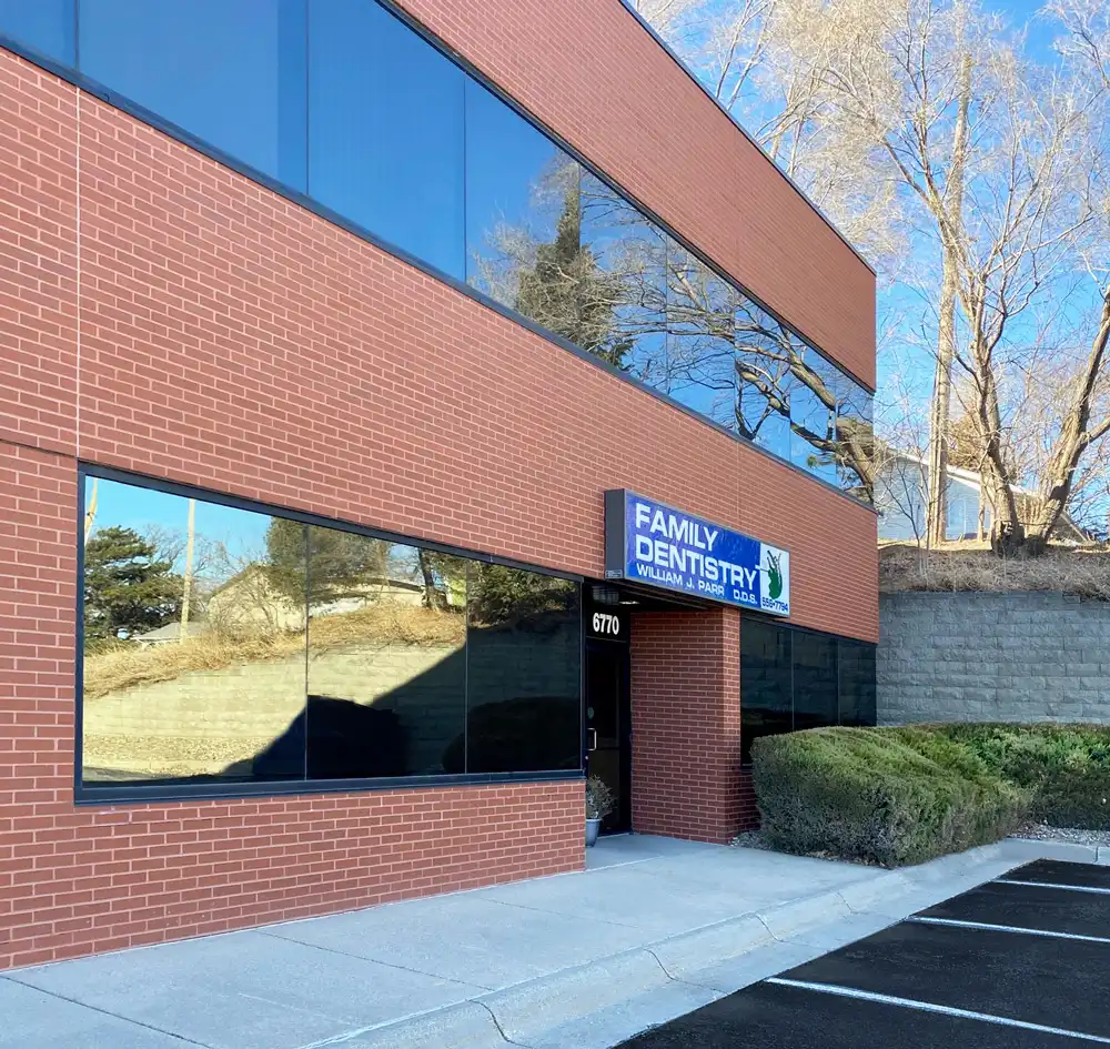 Front of Parr Dental Office